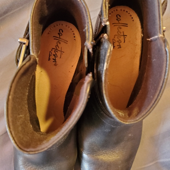 Like new boots- Hollis Pearl - Picture 2 of 6